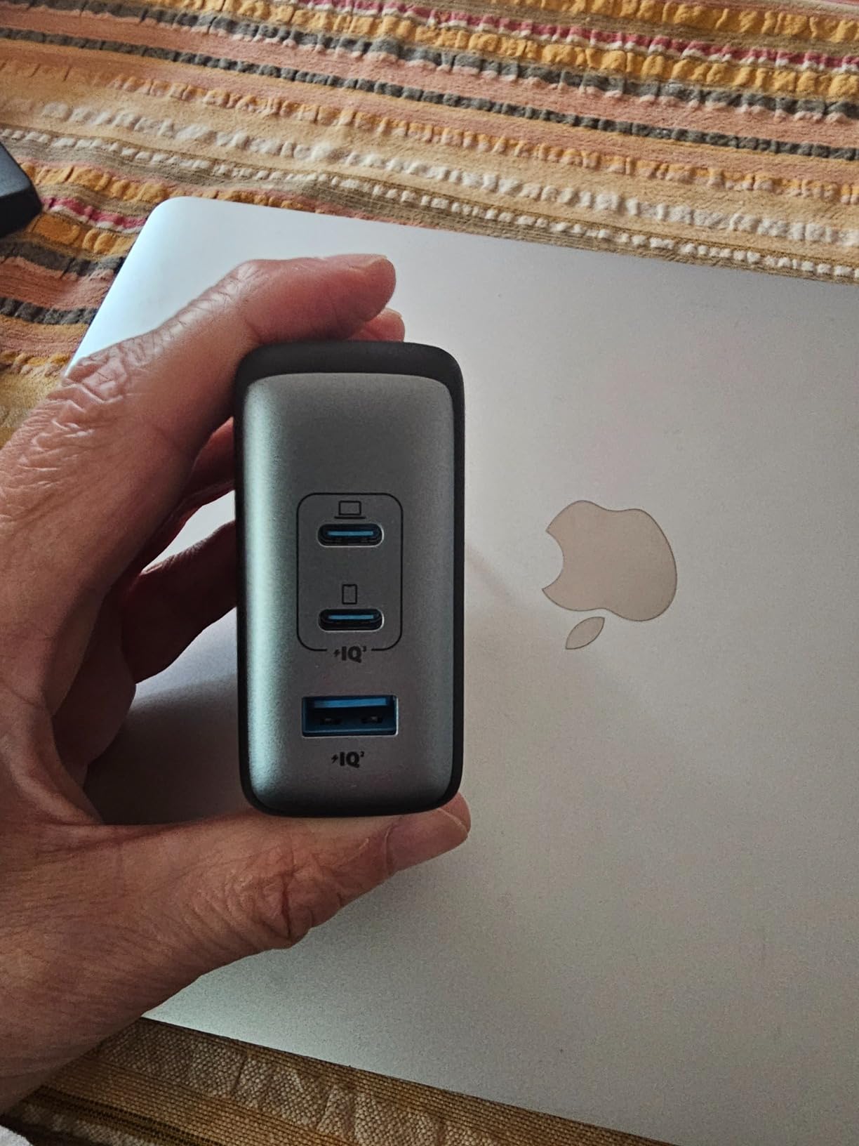 Top pour MacBook + iPhone