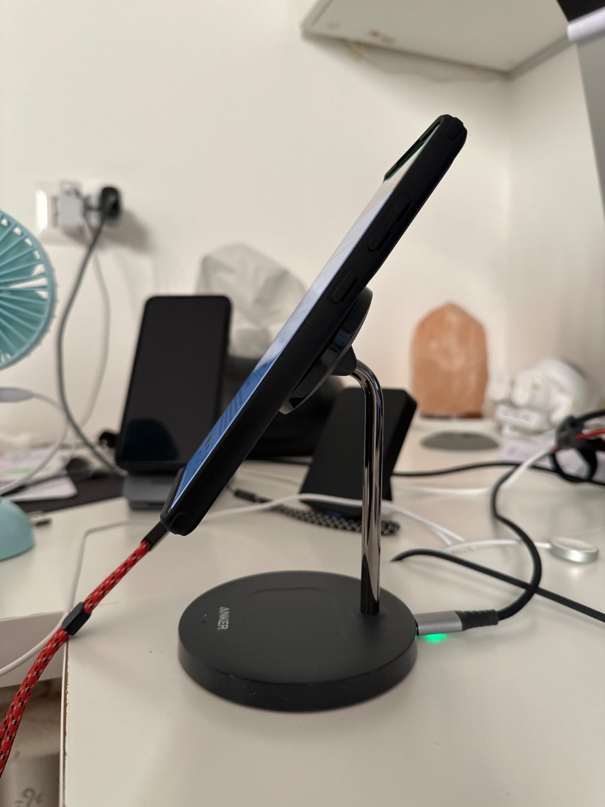 Efficace, socle un peu léger