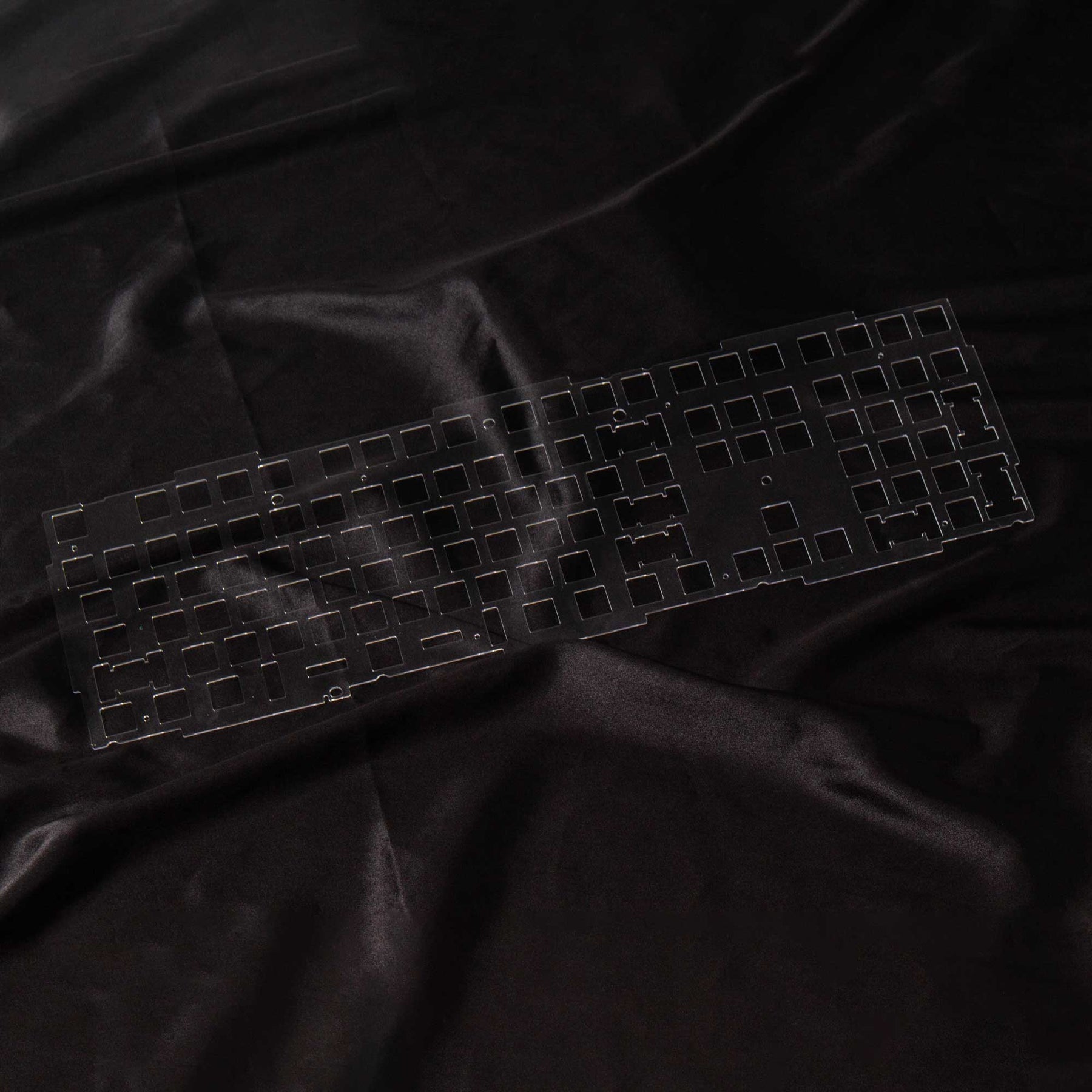 keychron-q6-plaque-pc-plate-polycarbonate-custom-pour-clavier-q6 image 1
