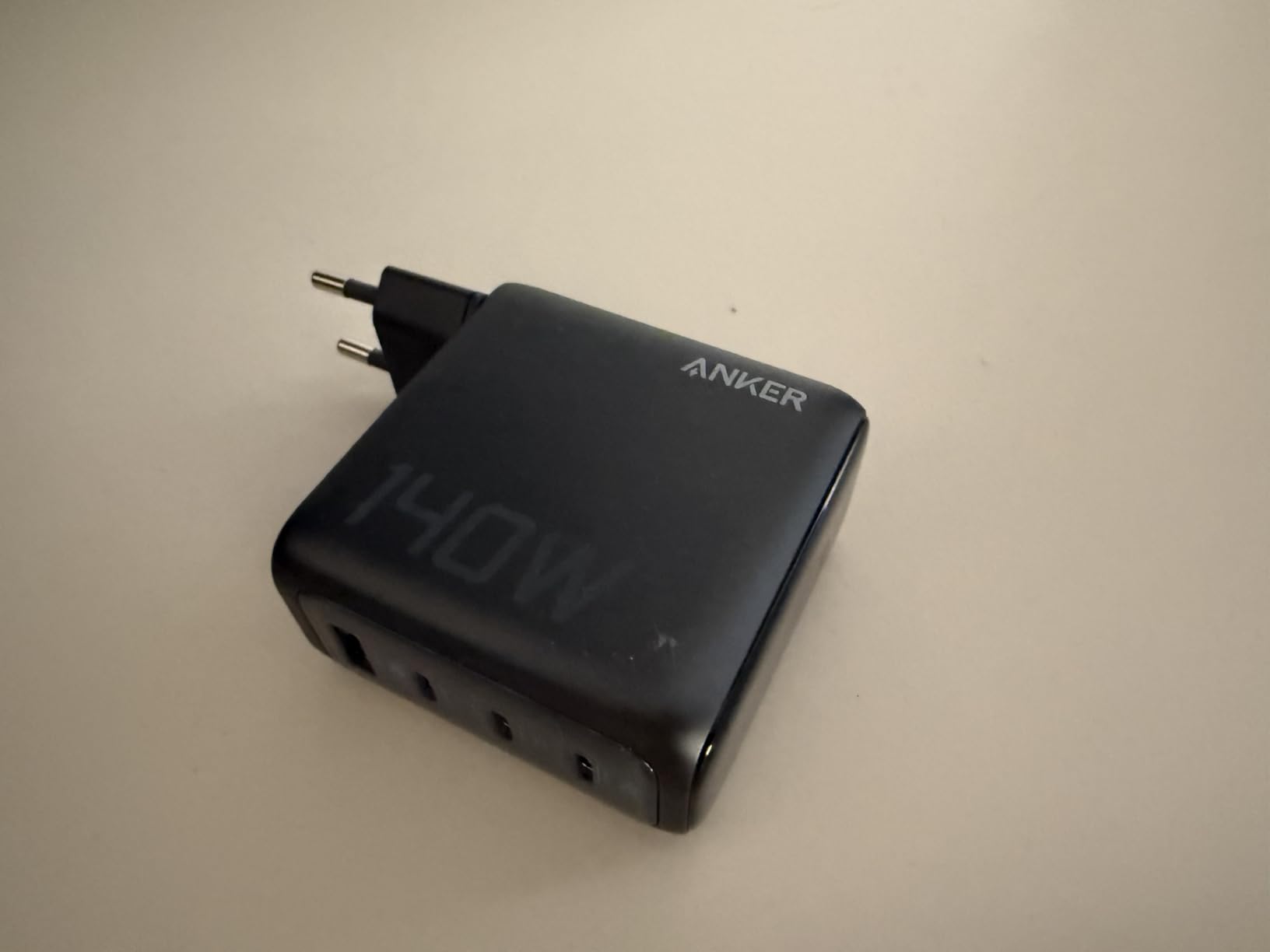 Très bon, écran un peu gadget